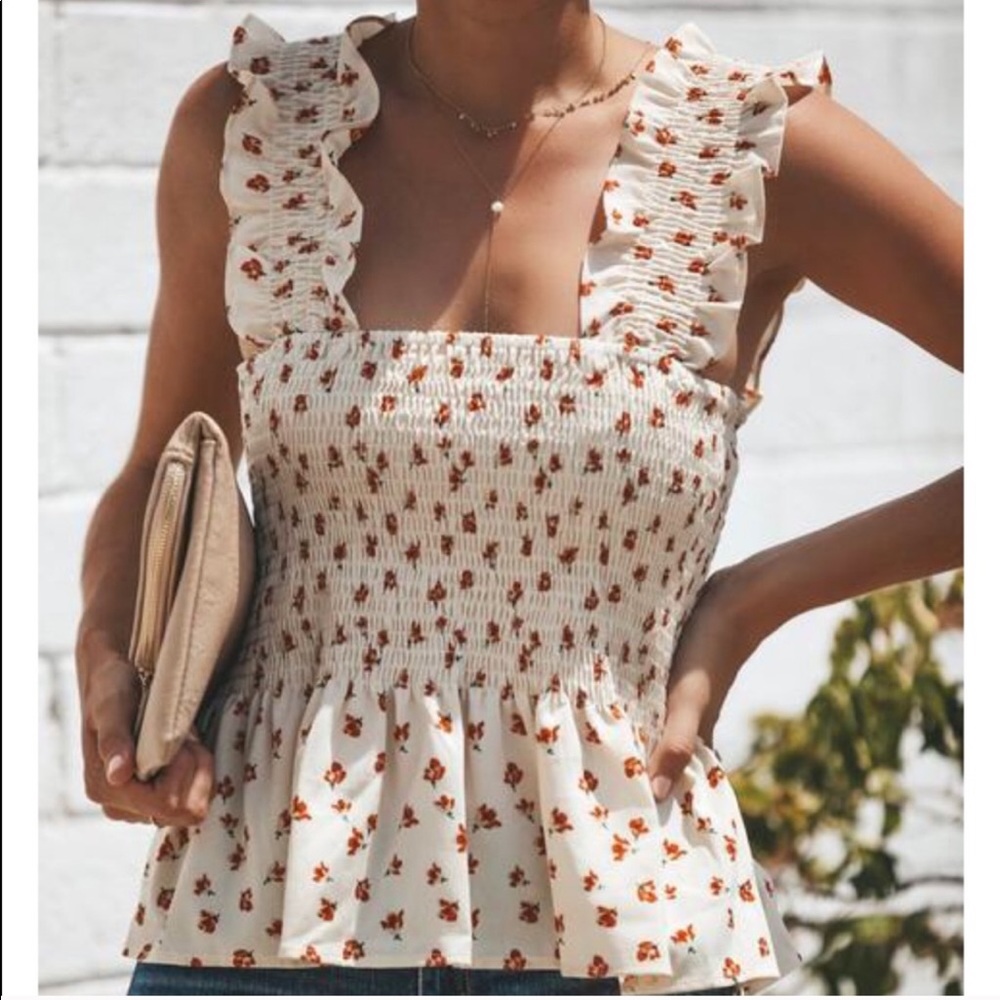 VICI First bloom smocked tank